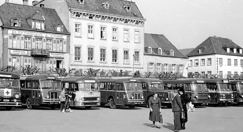Foto "Kraftpost-Busparade in Saarlouis" wird geladen...